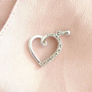 10k White Gold Pavé Heart Pendant